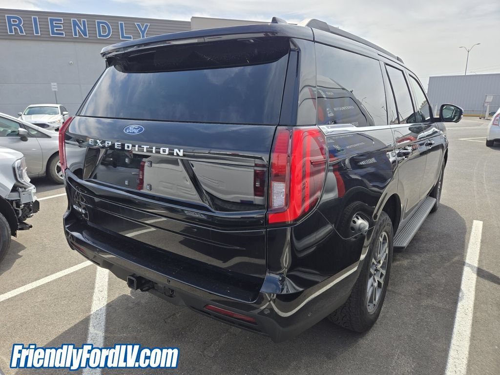 Certified 2025 Ford Expedition Active AWD/4WD image 4