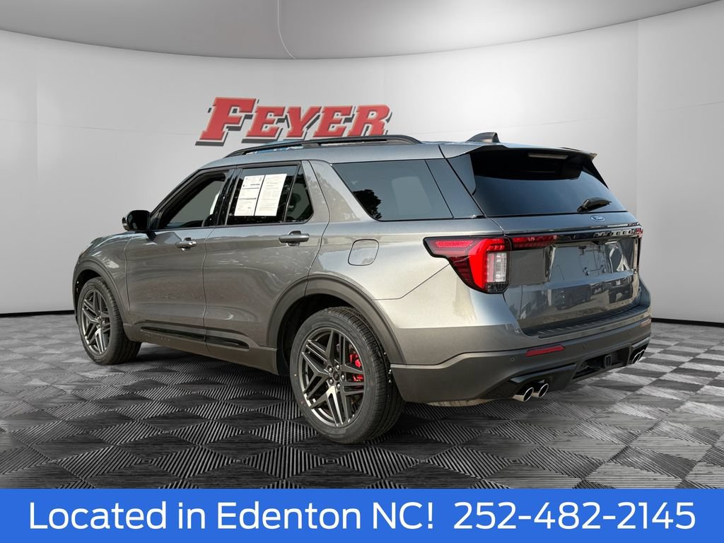Certified 2025 Ford Explorer ST AWD/4WD image 4