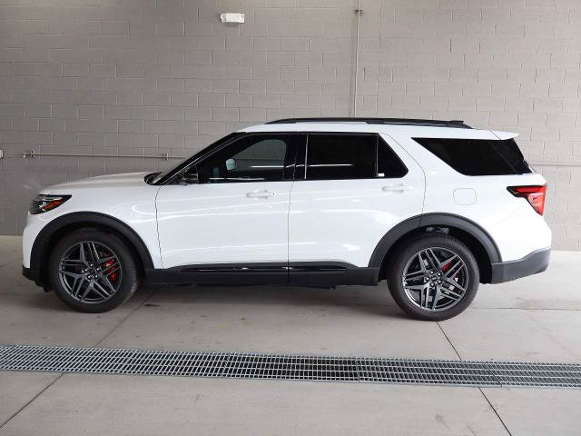 Certified 2025 Ford Explorer ST w/ Sun And Sound Package AWD/4WD image 5