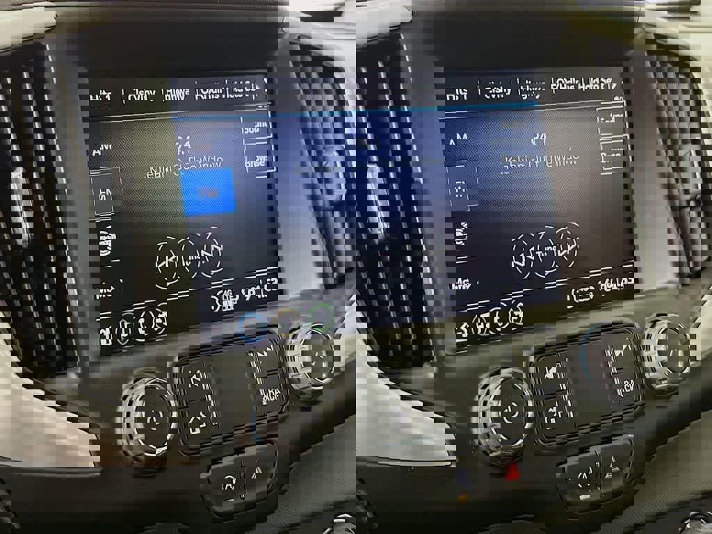 Used 2023 GMC Terrain SLT image 16