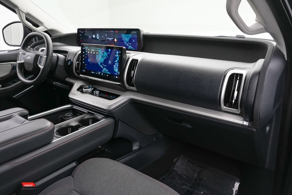 Certified 2025 Ford Expedition Active AWD/4WD image 29