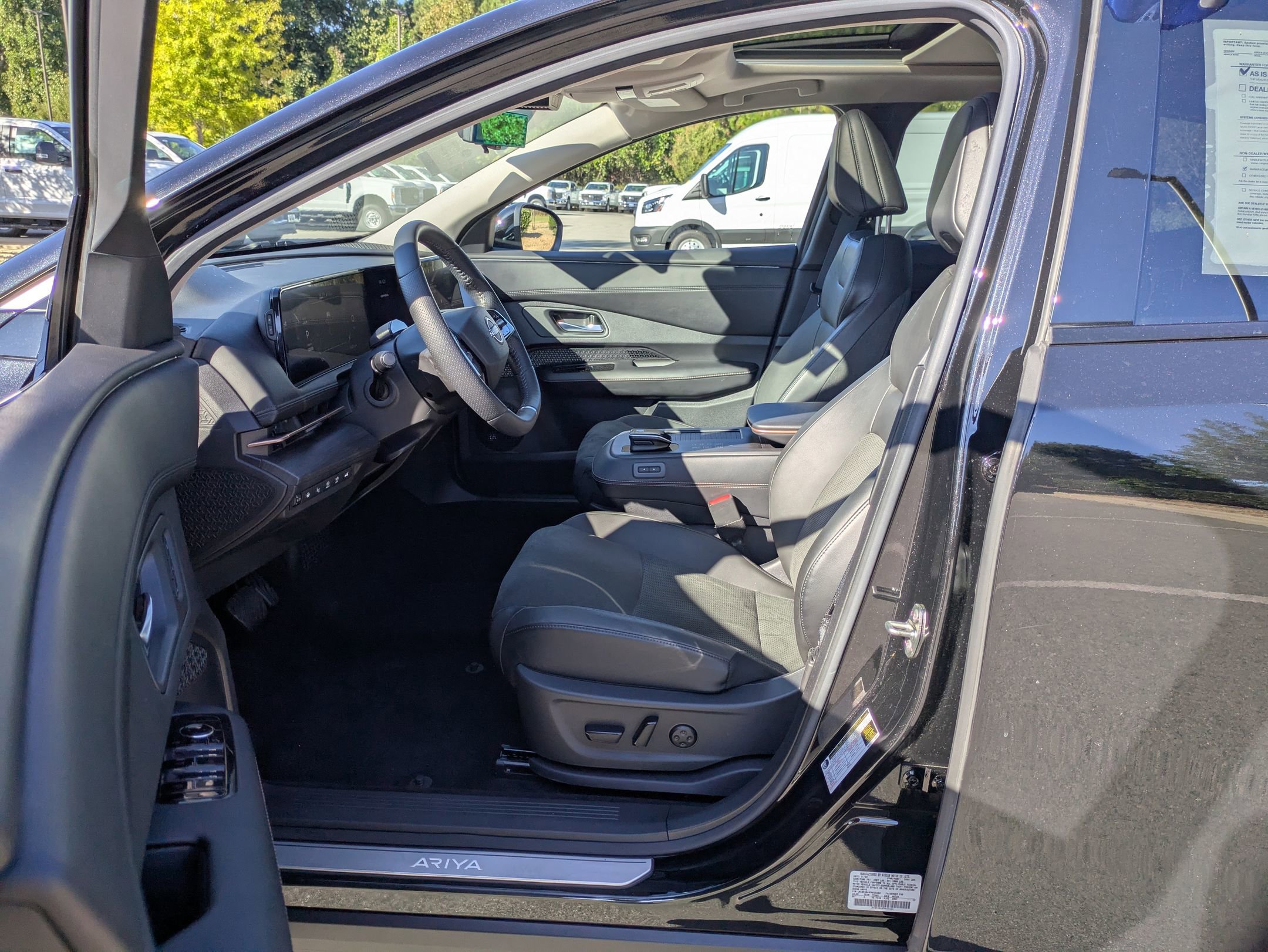 Used 2023 Nissan Ariya FWD image 12