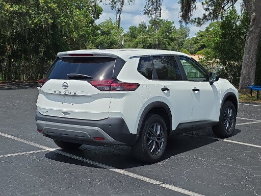 Used 2023 Nissan Rogue S FWD image 7