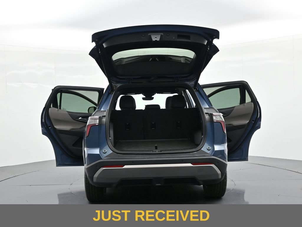 Used 2025 Chevrolet Equinox LT w/ Convenience Package II FWD image 33