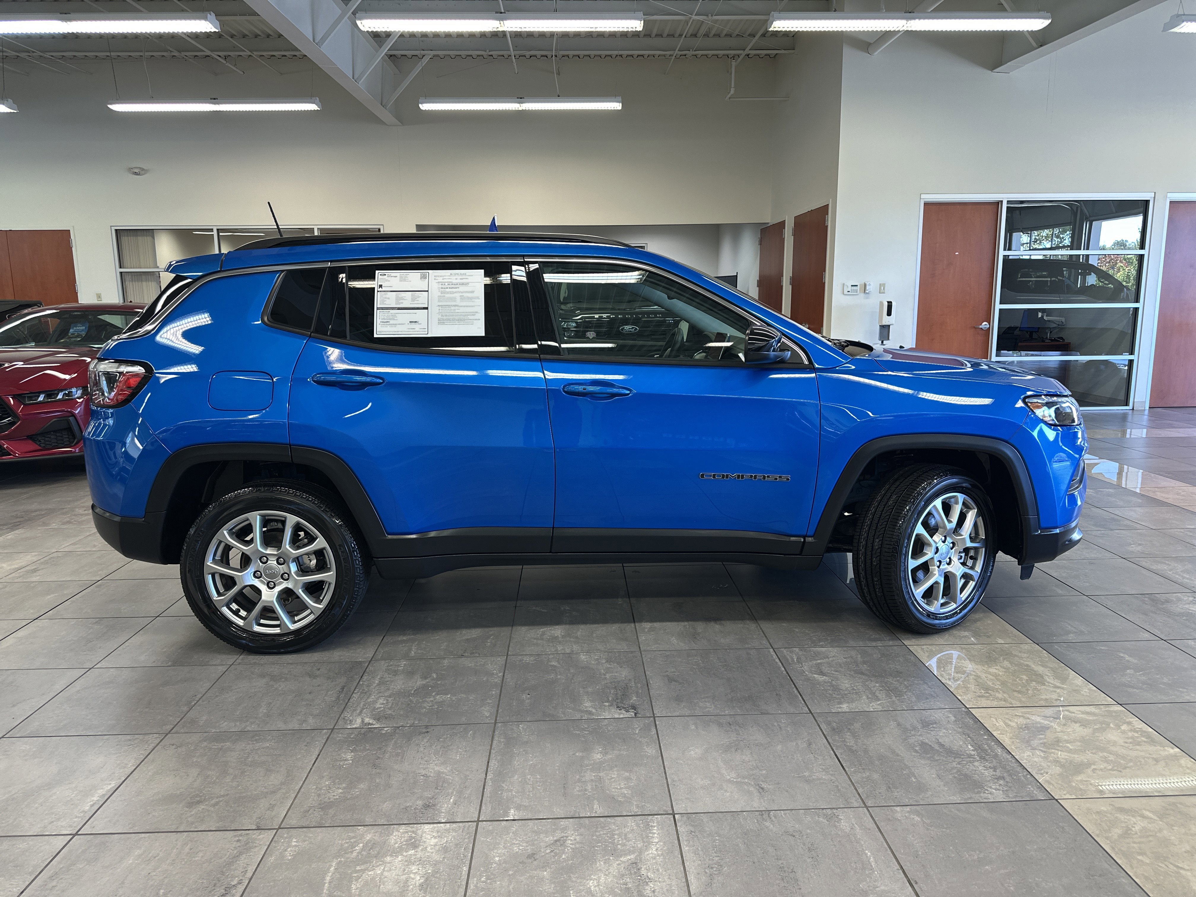 Used 2022 Jeep Compass Latitude w/ Sun and Sound Group image 6