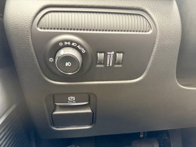 Used 2025 Jeep Wagoneer Series II w/ Convenience Group I image 17