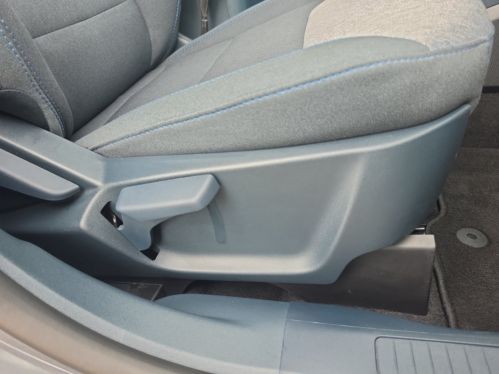 Certified 2025 Ford Maverick XLT w/ XLT Luxury Package FWD image 29