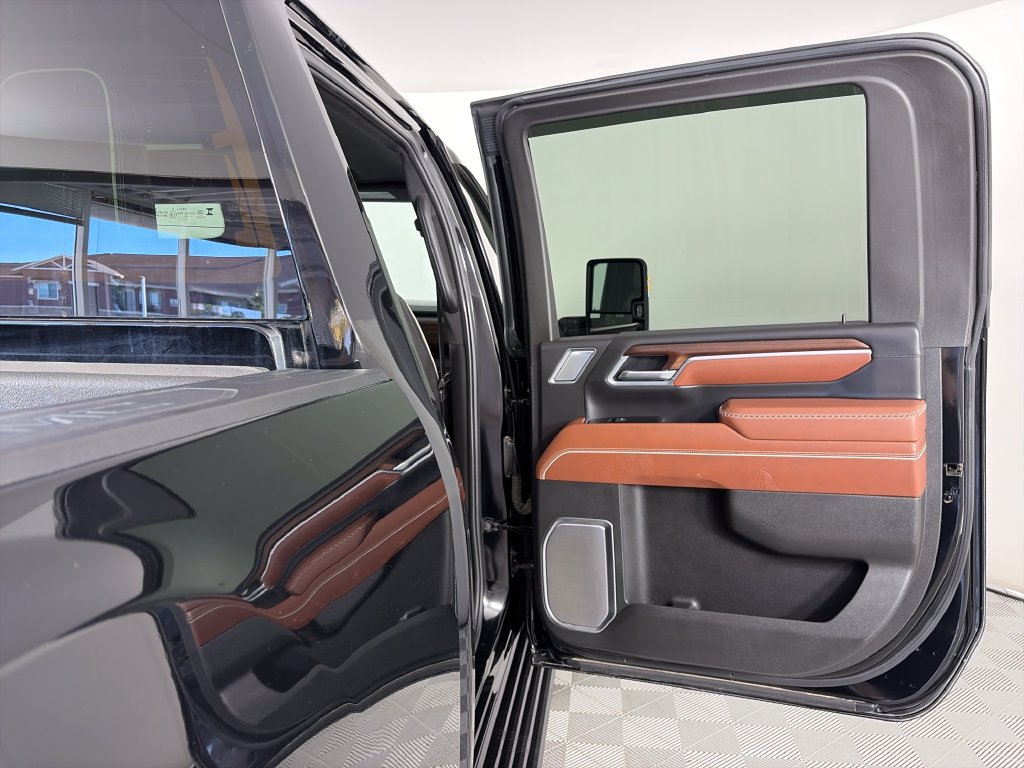 Used 2025 GMC Sierra 3500 Denali Ultimate AWD/4WD image 28
