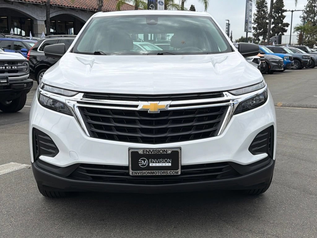 Used 2024 Chevrolet Equinox LS w/ Driver Confidence II Package FWD image 4