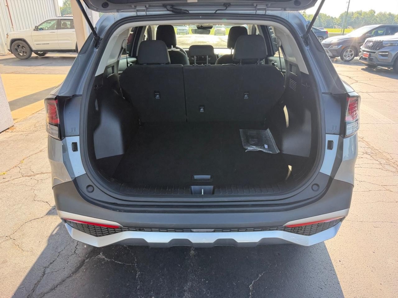 Used 2024 Kia Sportage LX AWD/4WD image 5