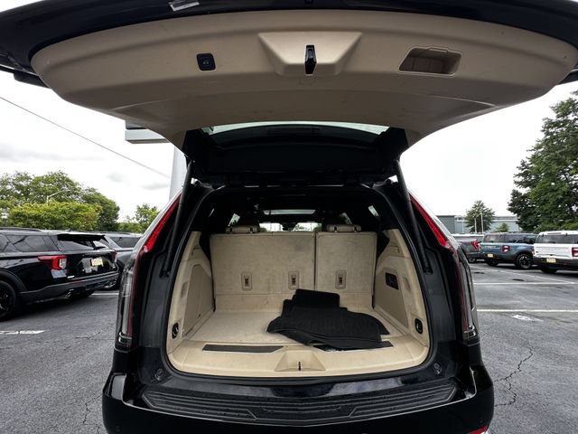 Used 2024 Cadillac Escalade Premium Luxury AWD/4WD image 43
