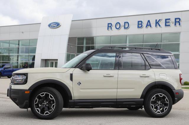 Certified 2025 Ford Bronco Sport Outer Banks w/ Outer Banks Tech Package+ AWD/4WD image 3