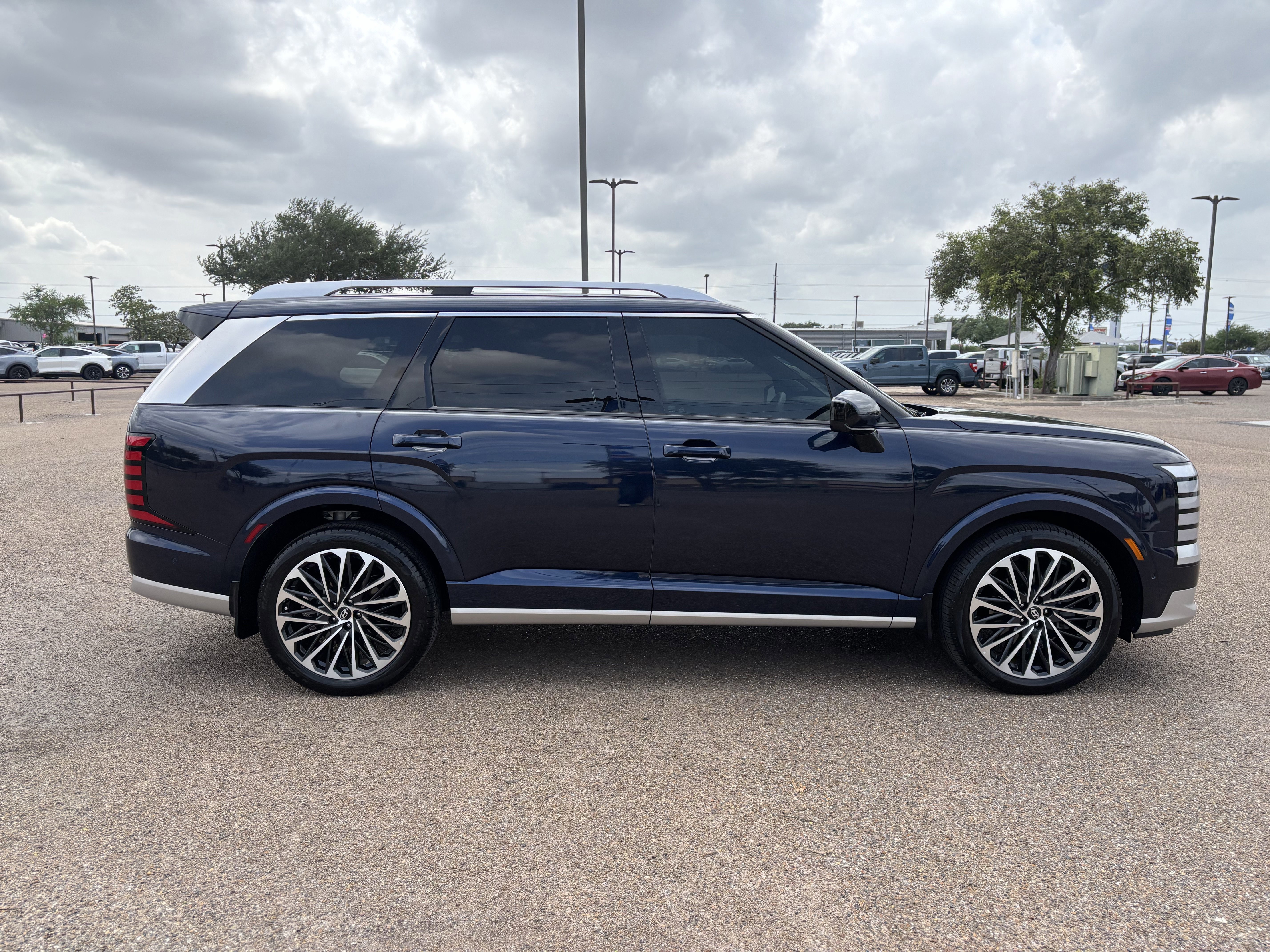 Used 2026 Hyundai Palisade Calligraphy FWD image 8