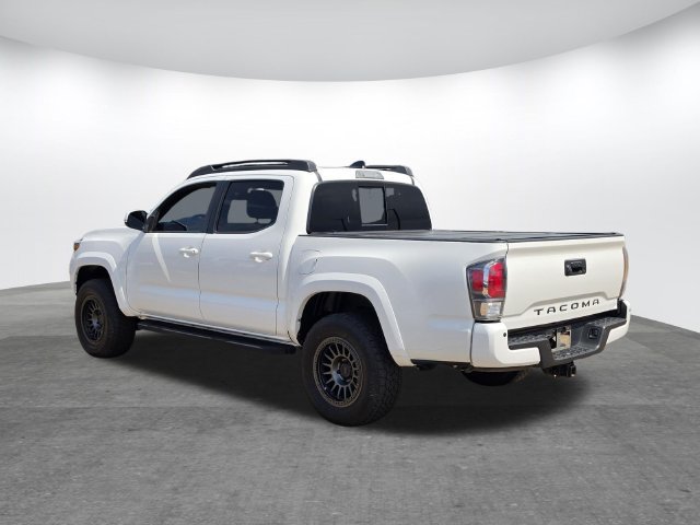 Used 2022 Toyota Tacoma TRD Sport w/ TRD Premium Sport Package AWD/4WD image 4