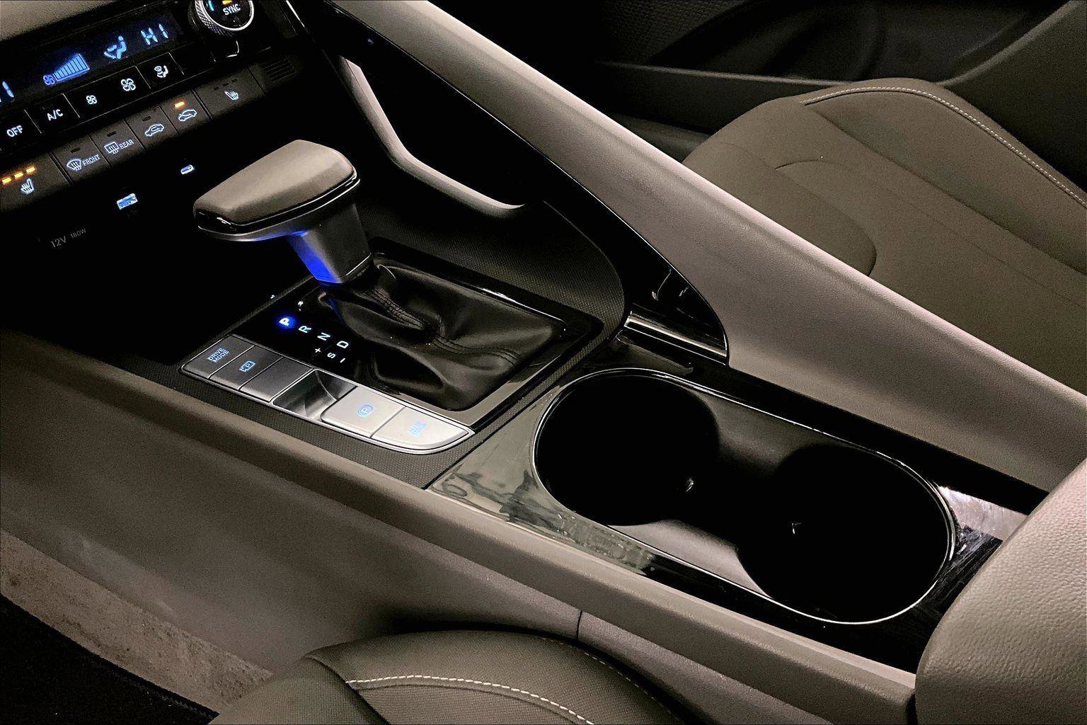 Used 2024 Hyundai Elantra SEL w/ Convenience Package image 16