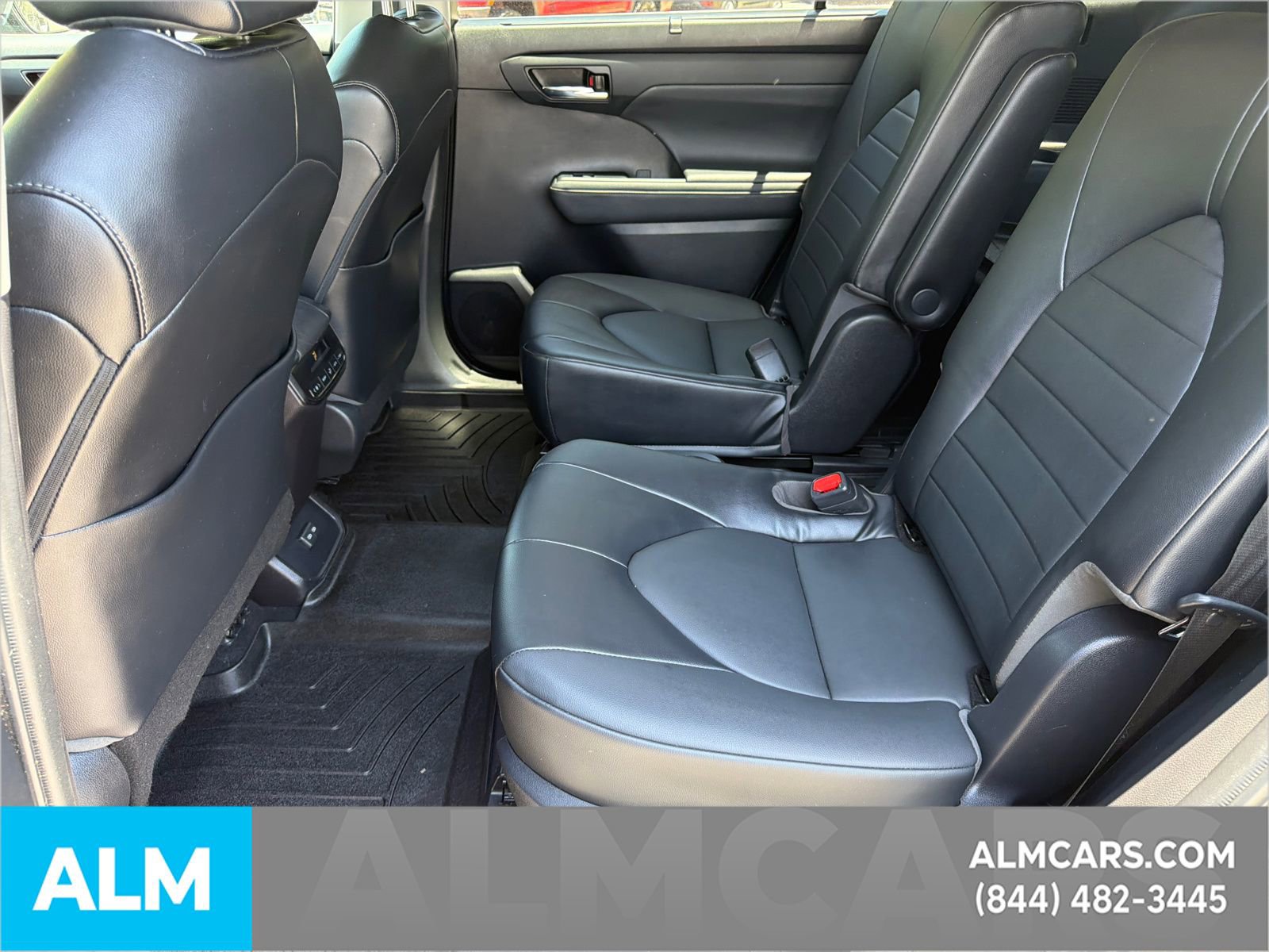 Used 2022 Toyota Highlander XLE FWD image 24