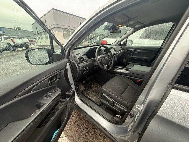 Used 2025 Honda Ridgeline Sport image 12