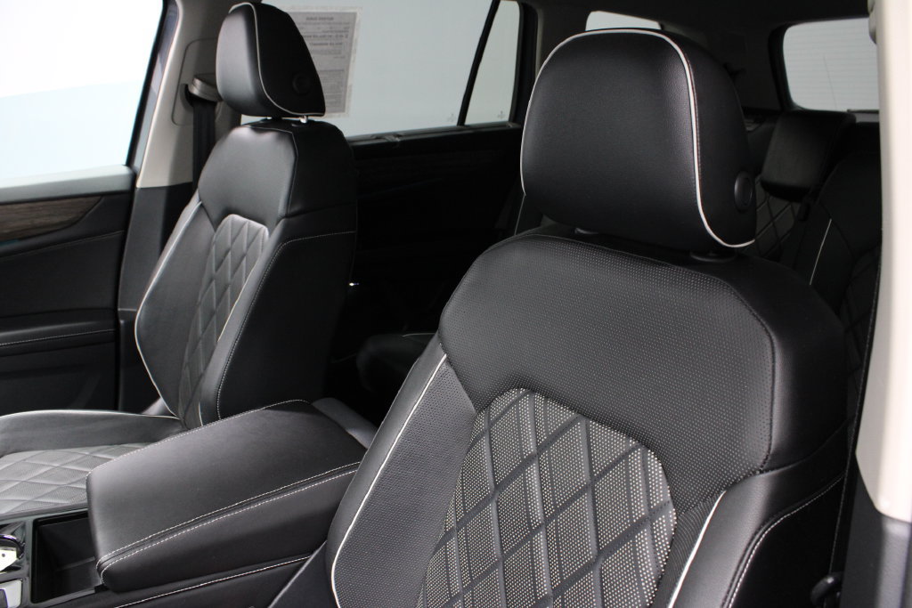 Used 2024 Volkswagen Atlas SEL Premium R-Line AWD/4WD image 28