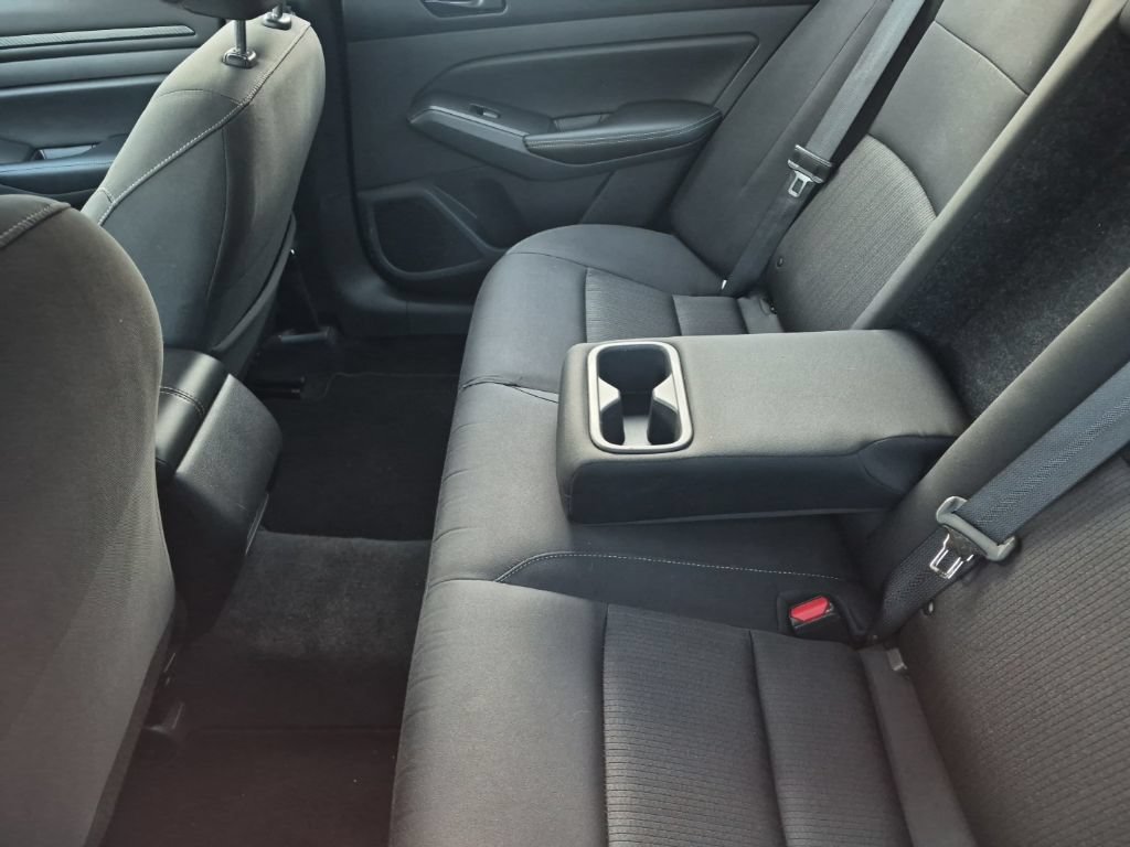 Used 2025 Nissan Altima 2.5 SV FWD image 26