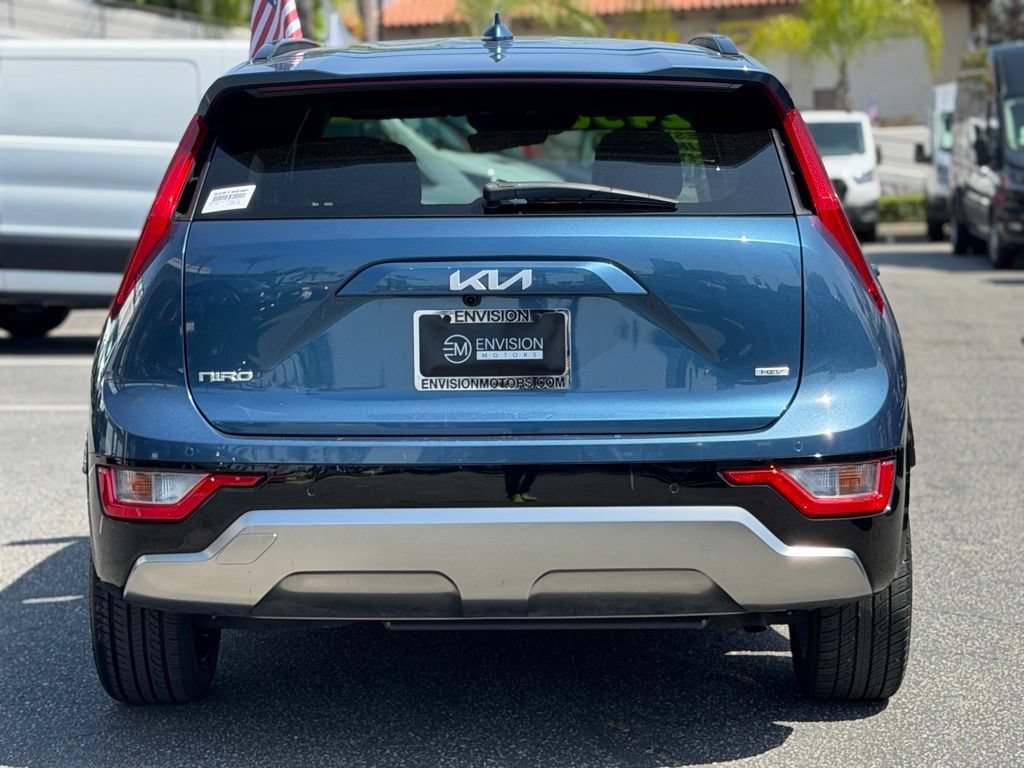 Used 2023 Kia Niro EX Touring FWD image 12