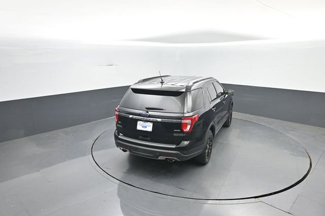 Certified 2018 Ford Explorer XLT w/ Equipment Group 201A AWD/4WD image 30