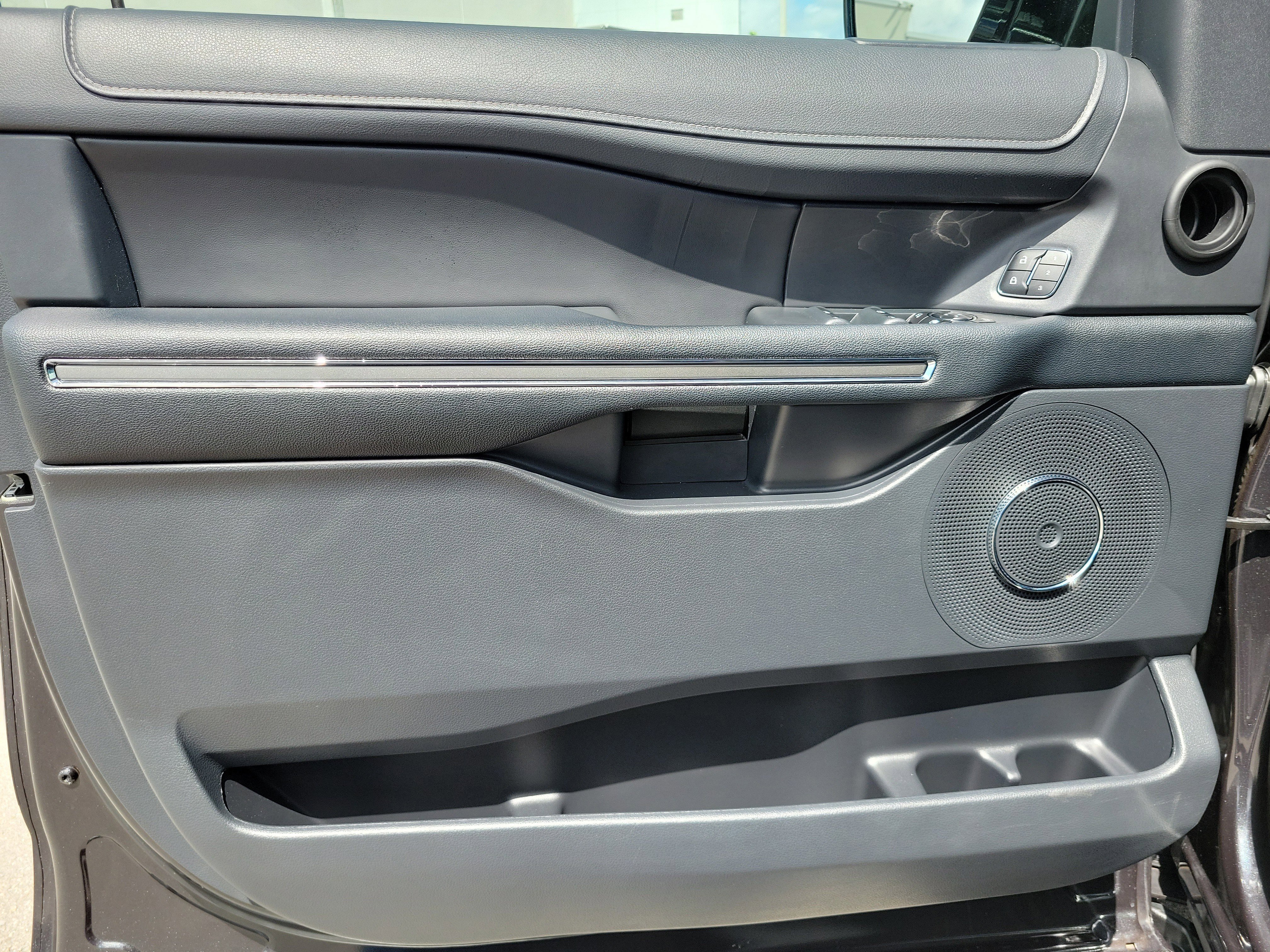 Certified 2024 Ford Expedition Max XLT RWD image 29