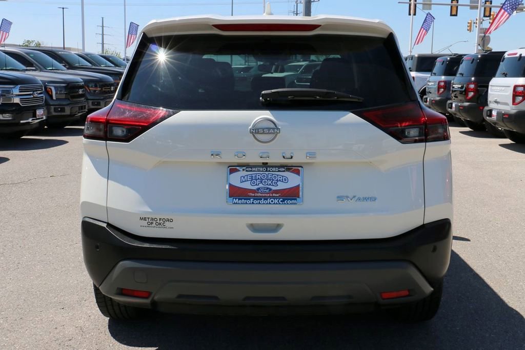 Used 2023 Nissan Rogue SV image 6