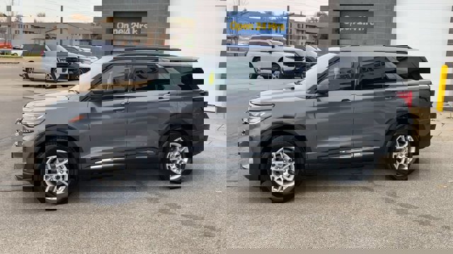 Certified 2025 Ford Explorer Active image 6