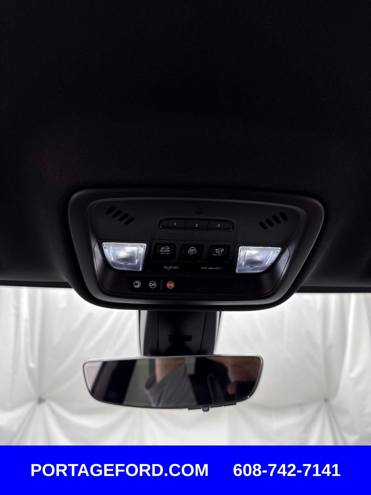 Used 2022 Chevrolet Traverse Premier w/ Redline Edition AWD/4WD image 24