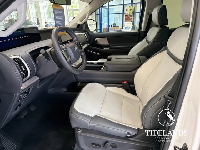 Certified 2025 Ford Expedition Active AWD/4WD image 11