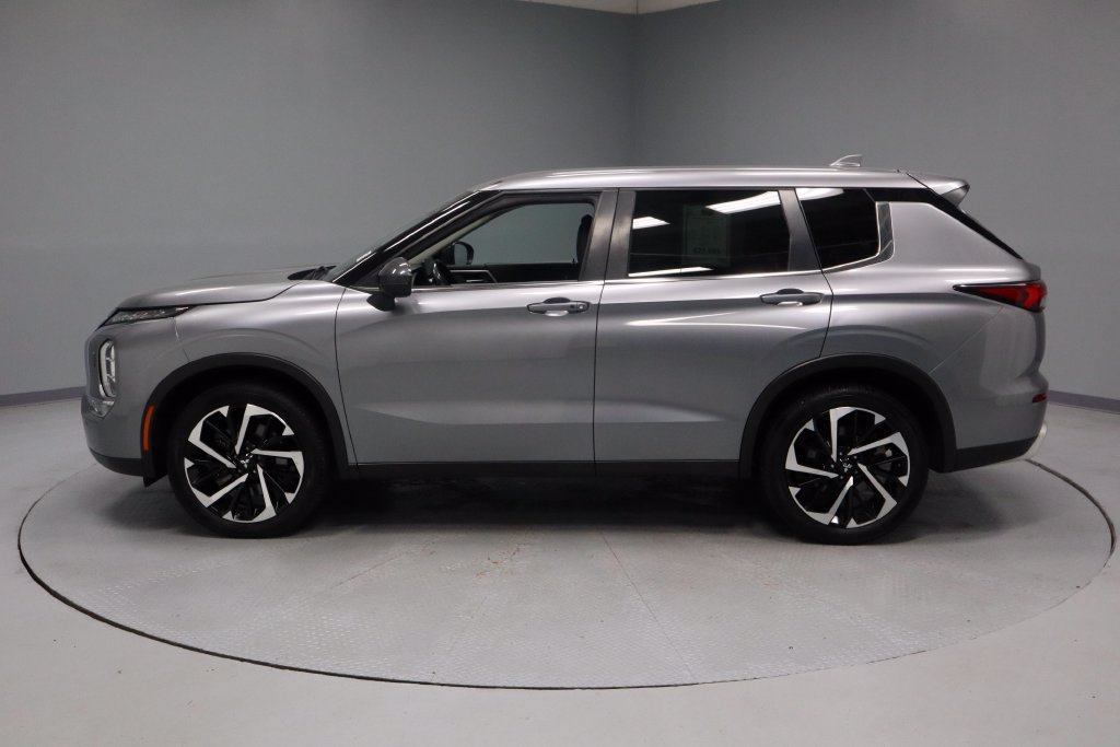 Used 2022 Mitsubishi Outlander SE AWD/4WD image 9