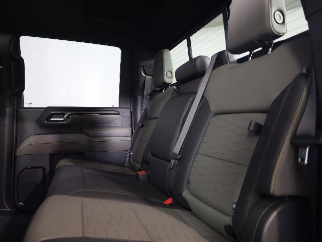 Used 2024 Chevrolet Silverado 2500 ZR2 w/ Technology Package image 11