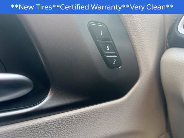 Used 2022 Chrysler Pacifica Touring-L w/ Uconnect Theater Family Group image 28