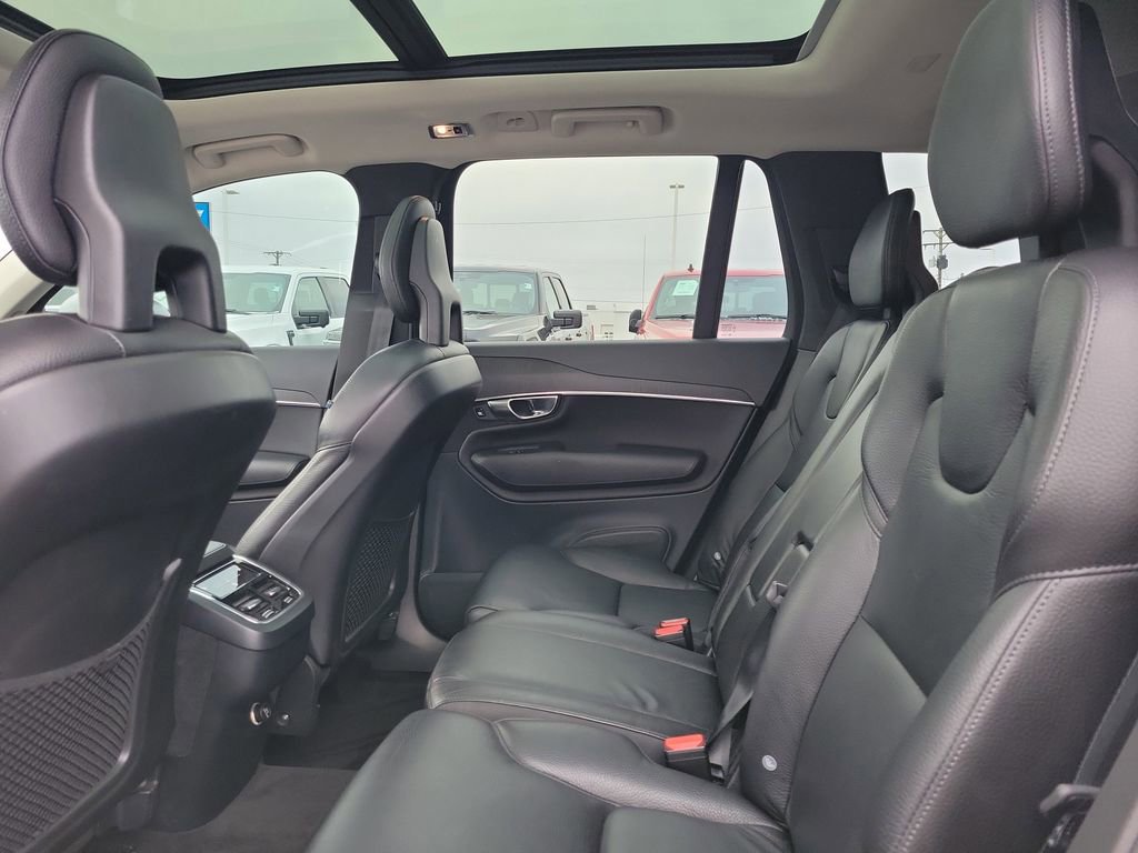 Used 2020 Volvo XC90 T6 Momentum image 13