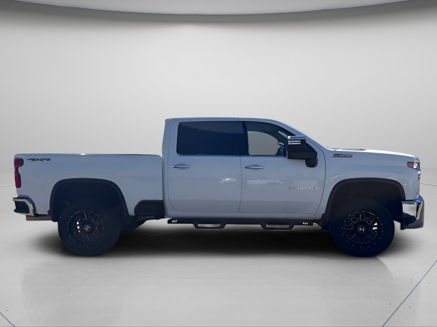 Used 2020 Chevrolet Silverado 3500 LTZ w/ LTZ Convenience Package AWD/4WD image 3