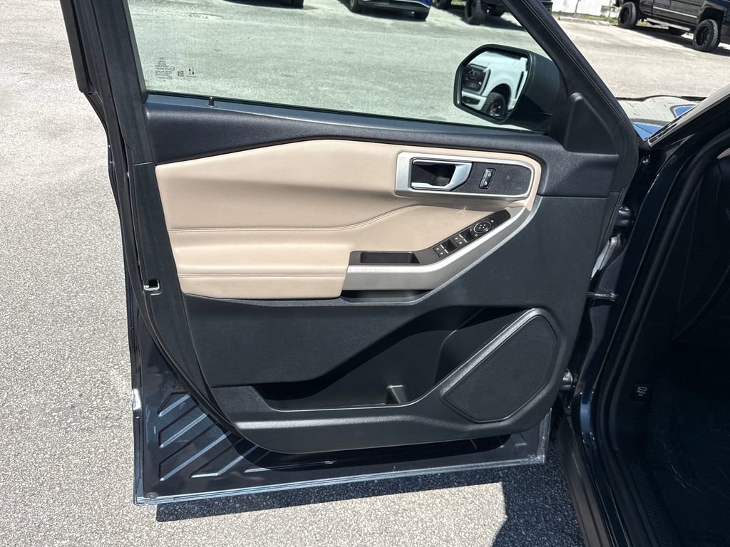 Certified 2023 Ford Explorer XLT RWD image 13