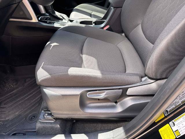 Used 2025 Toyota Corolla Cross LE FWD image 16
