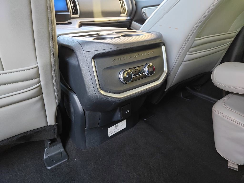 Certified 2025 Ford Expedition Active image 17