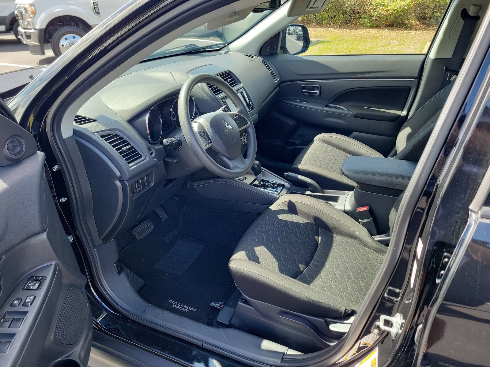 Used 2025 Mitsubishi Outlander Sport ES AWD/4WD image 14