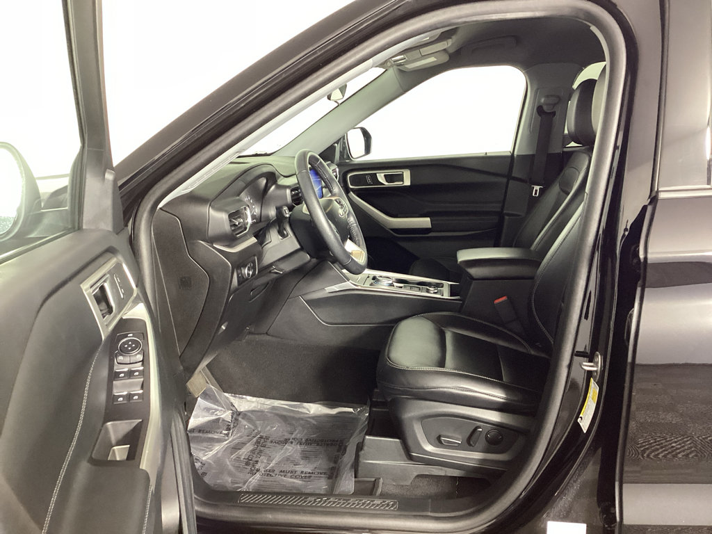 Certified 2023 Ford Explorer XLT w/ Equipment Group 202A AWD/4WD image 17