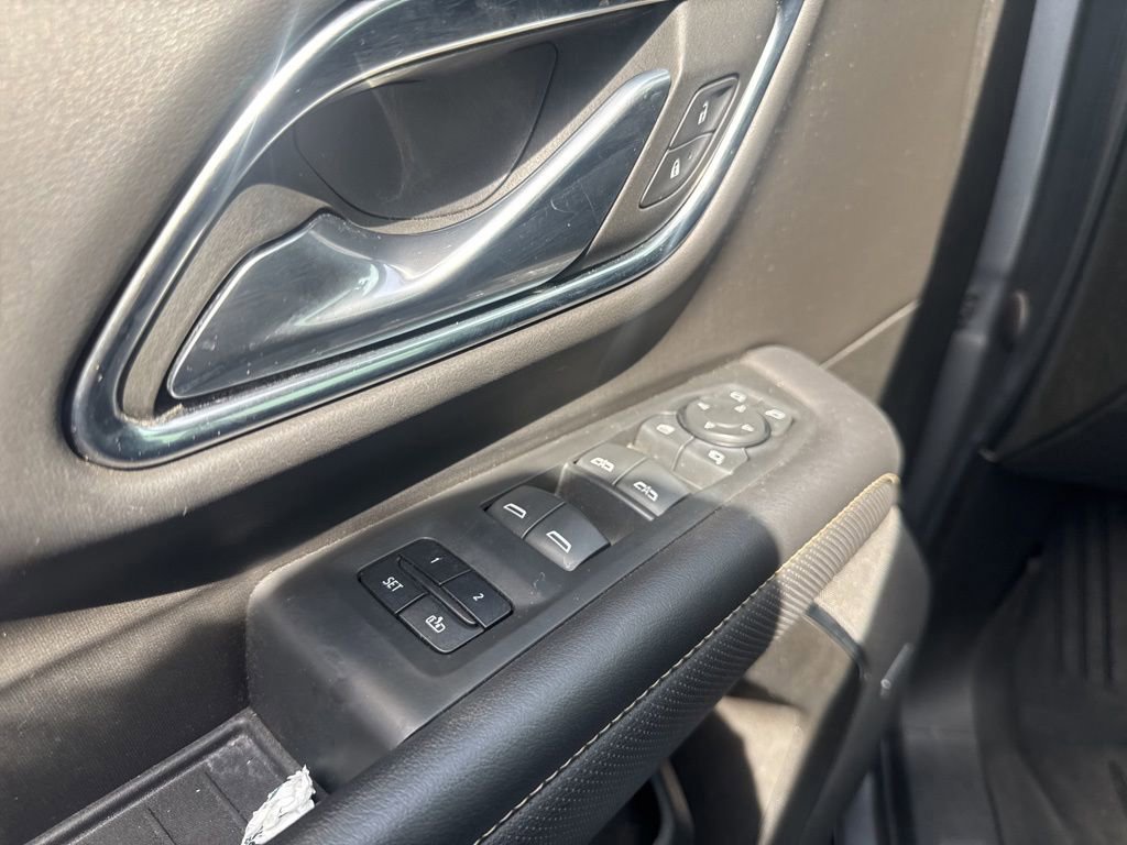 Used 2022 GMC Yukon SLT w/ SLT Premium Package image 6