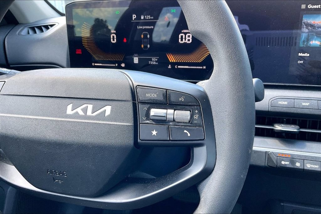 Used 2025 Kia K4 FWD image 19