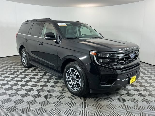 Certified 2025 Ford Expedition Active AWD/4WD image 3