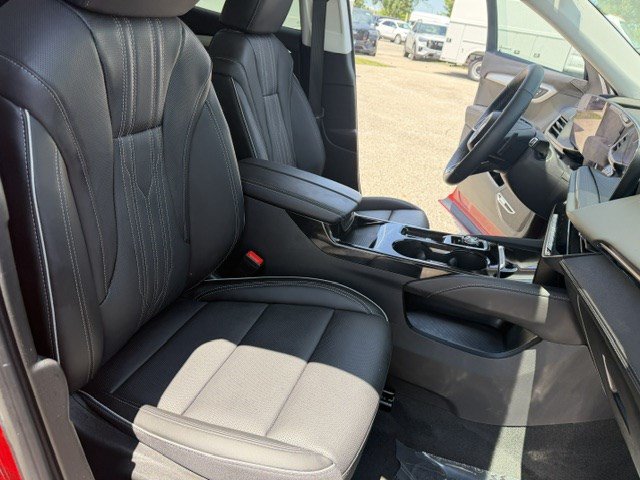 Used 2025 Buick Envision Avenir AWD/4WD image 38
