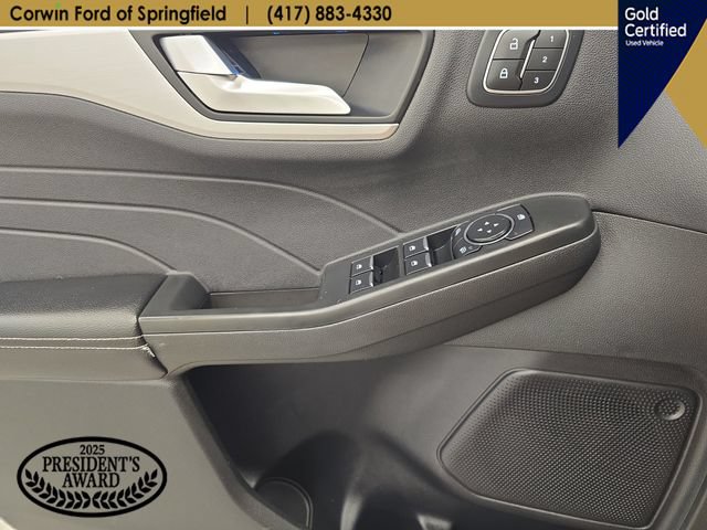 Certified 2024 Ford Escape Platinum AWD/4WD image 33