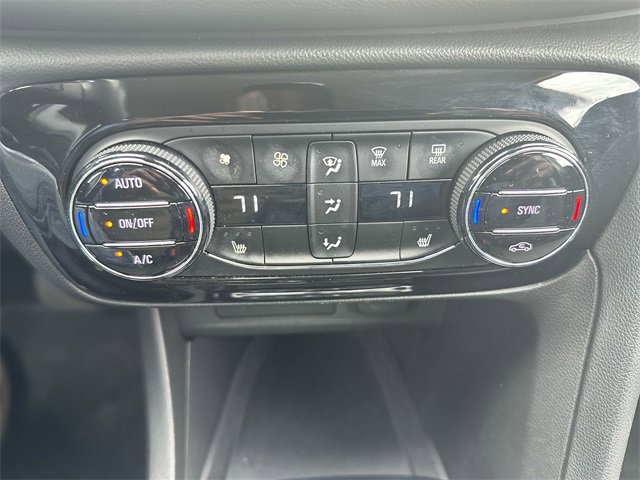 Used 2021 Buick Encore GX Select image 19