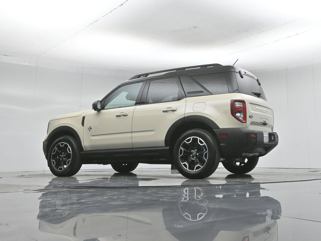Certified 2025 Ford Bronco Sport Outer Banks w/ Outer Banks Tech Package+ AWD/4WD image 52