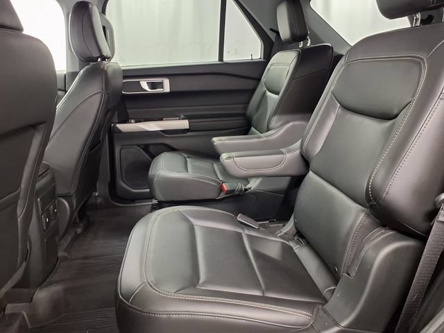 Certified 2023 Ford Explorer XLT w/ Equipment Group 202A AWD/4WD image 7