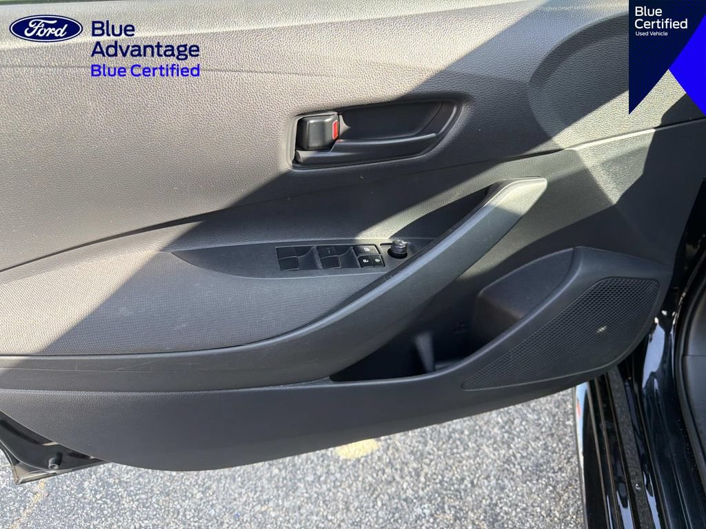 Used 2025 Toyota Corolla LE FWD image 12