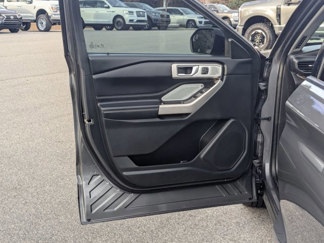 Certified 2022 Ford Explorer Limited w/ Limited Technology Package image 14